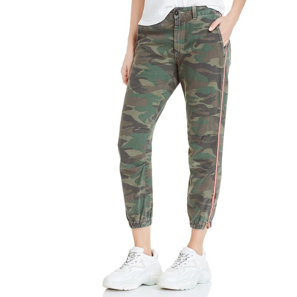 SUNDRY Women's Striped-Trim Camo Jogger Pants Size 25 - Picture 1 of 11